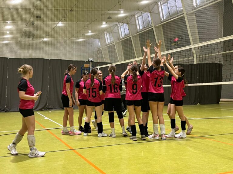 POWIATOWY FINAŁ – PIŁKA SIATKOWA